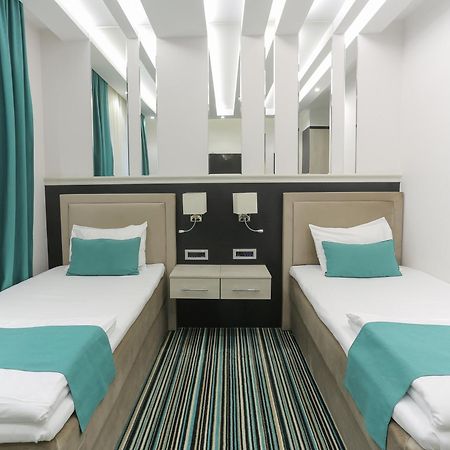 Hotel Prezident Ιβάνιτσα Εξωτερικό φωτογραφία