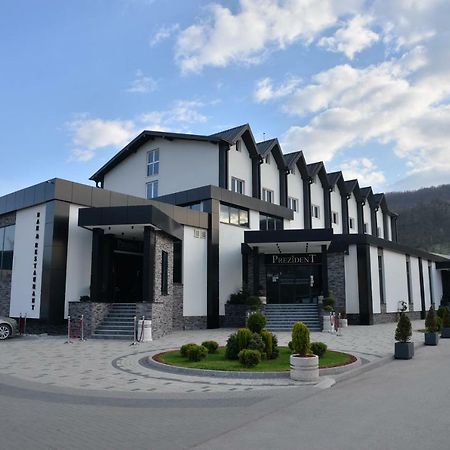Hotel Prezident Ιβάνιτσα Εξωτερικό φωτογραφία