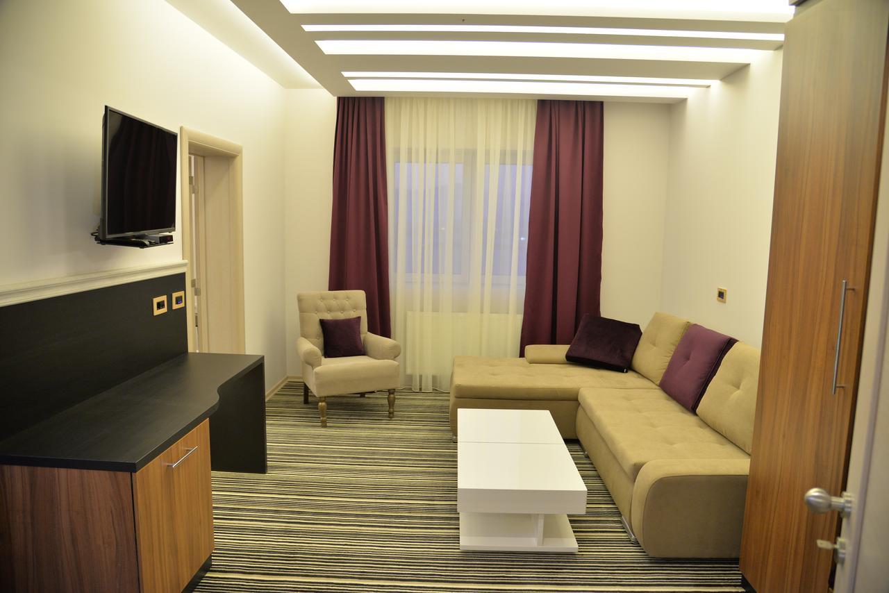 Hotel Prezident Ιβάνιτσα Εξωτερικό φωτογραφία
