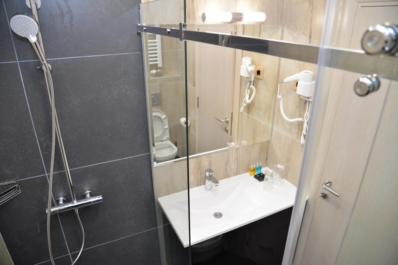 Hotel Prezident Ιβάνιτσα Εξωτερικό φωτογραφία